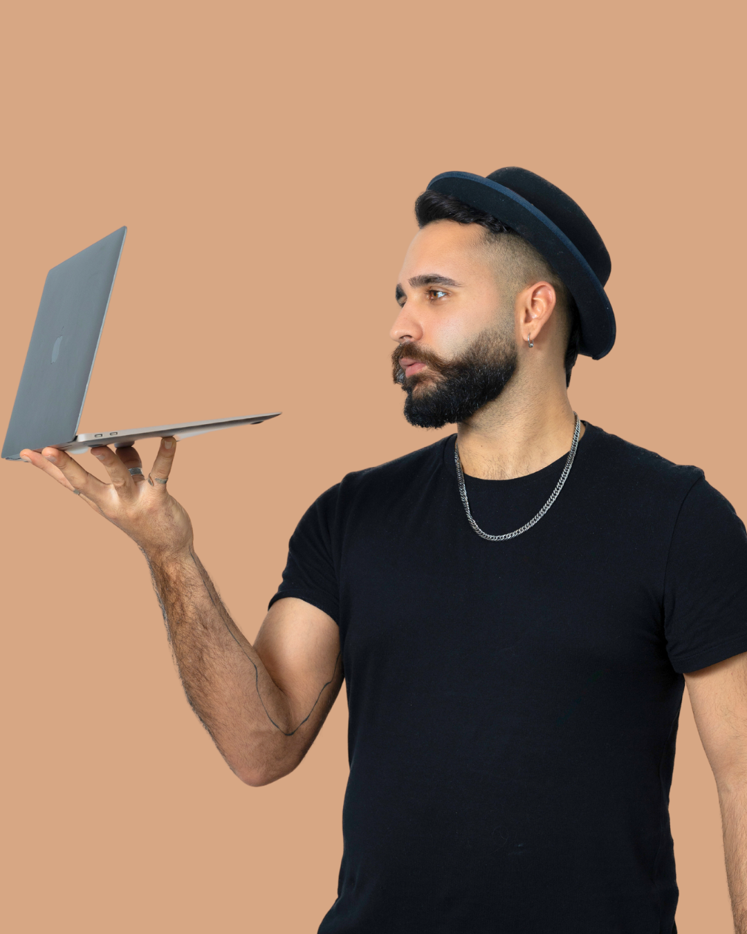 דניאל אביסרור - מומחה שיווק ומיתוג אשדוד